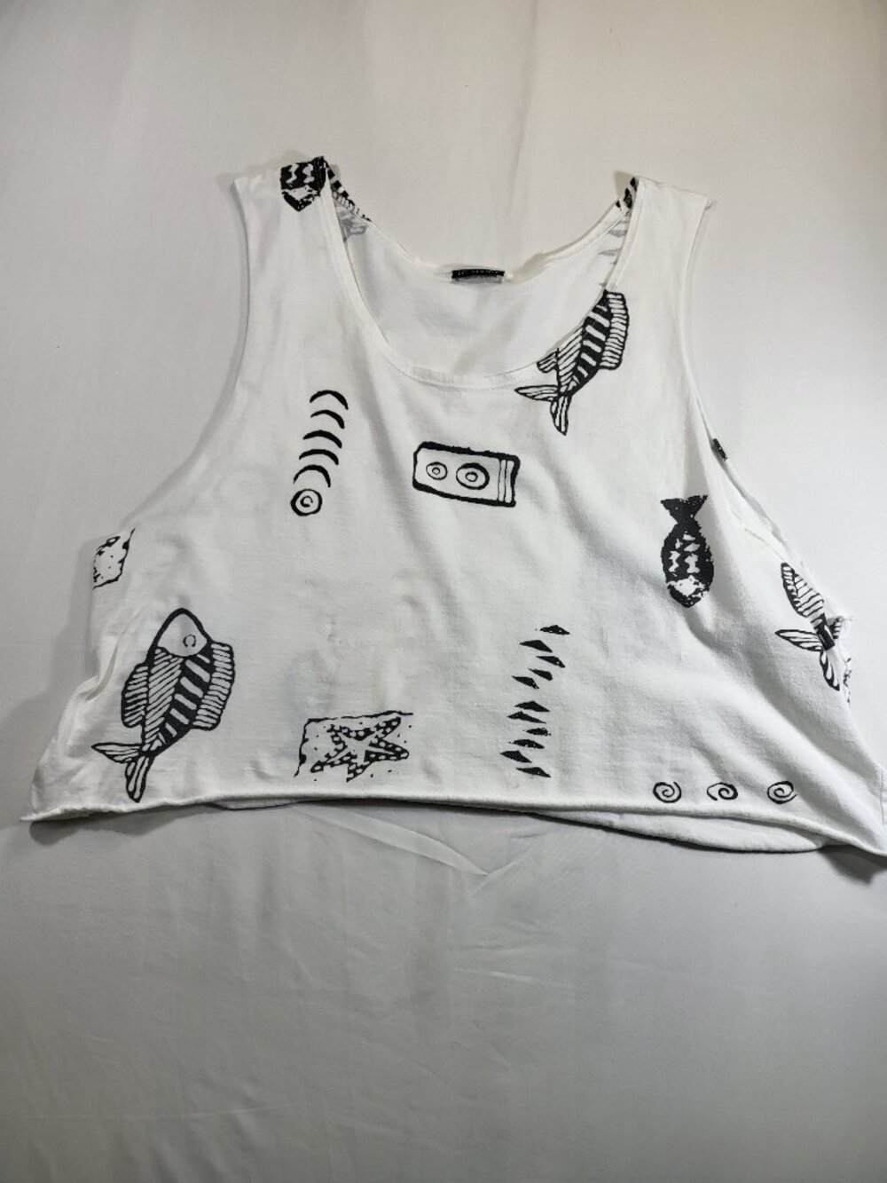I.G. Sport White Sleeveless‎ Tank Top Women’s XL – Fish Print Graphic